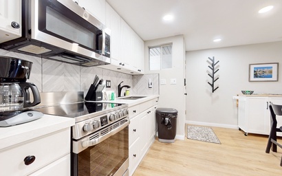 Mammoth Getaway - Chic Condo! 3