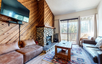 Crestview #2 Close to The Village, Near Year-Round Outdoor Activities 5