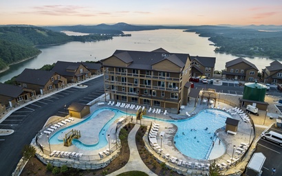 A Birds Eye Bridge View 5 BDR w Private Hot Tub