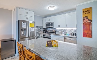 Kalanikai 118 – Highly Walkable! 2