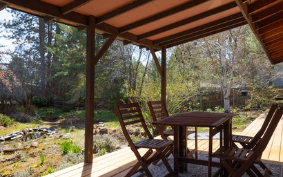 Cozy 2BDR Retreat in Bend for 6