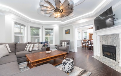 4 BDR Lake Geneva Estate Across from Beach