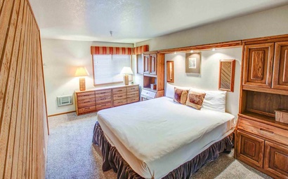 Aspen Creek #204 Near Golf, Fishing & Hiking 2