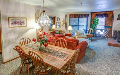 Aspen Creek #119 Shared Pool, Hot Tub & BBQ!