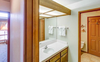 Aspen Creek #204 Near Golf, Fishing & Hiking 8