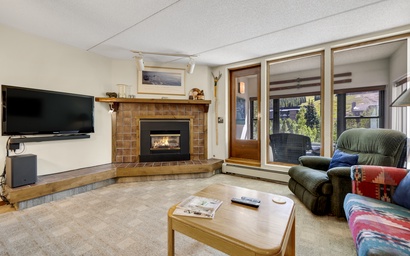 West Lake Lodge 208 5