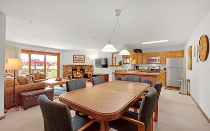 Snowdance Manor 103 4