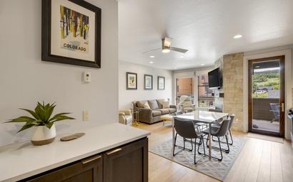 Blue River Flats 4-203 3