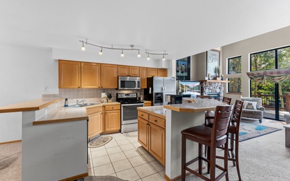 Village Point 304 2