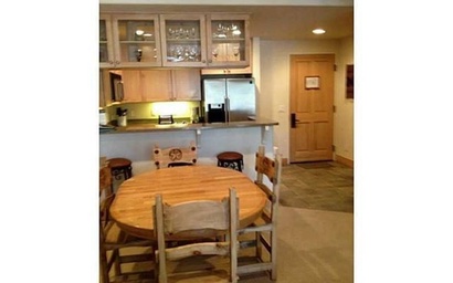 Park Avenue Lofts 202 5