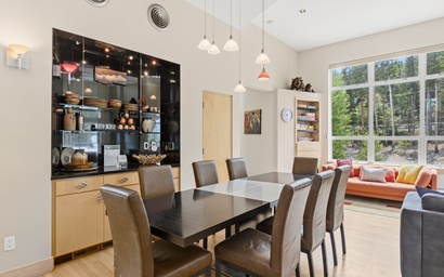 Moonstone Modern 4