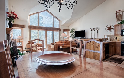 One Breckenridge Place 4 4