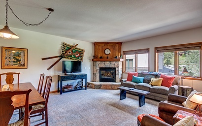 Riverbend Lodge 102