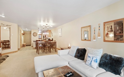 Sawmill Creek Condo 210 4