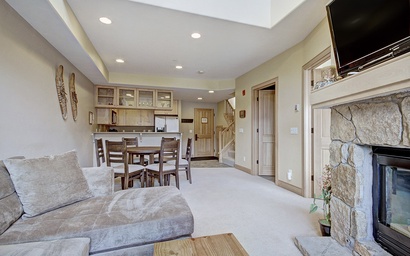 Park Avenue Lofts 301 4