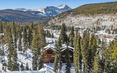 Whispering Pines Lodge