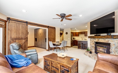 Mountain View Easy - Woods Manor A201 5