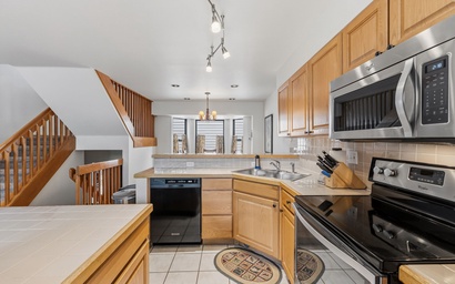 Village Point 304 5