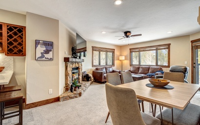 Mountain View Easy - Woods Manor A201 3