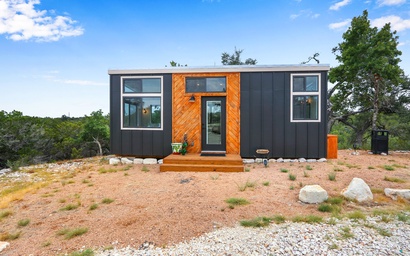 Harrod's Hill Country Hideaway - The Bluebonnet