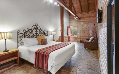 Wimberley Log Cabins Resort and Suites- Unit 3