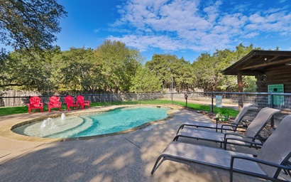 Wimberley Log Cabins Resort and Suites- Unit 3 4