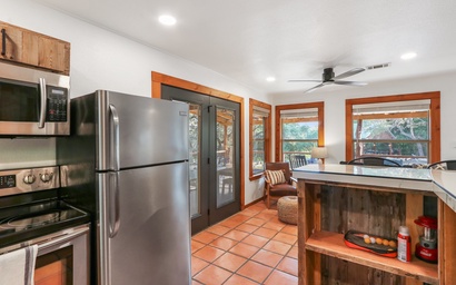 Wimberley Waters- Guest House 6