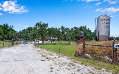 Windmill Ranch- Glamping Star RV 6