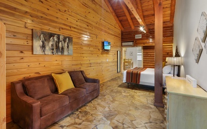 Wimberley Log Cabins Resort and Suites- Unit 3 2