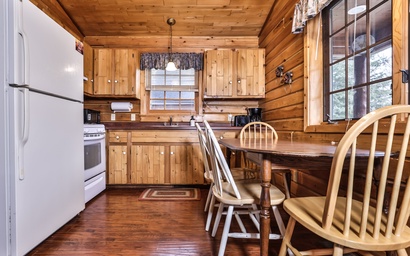 Bear Cabin - Wilderness Bay Lodge 3