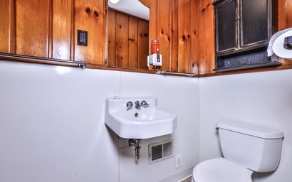 Tall Pines Retreat 5