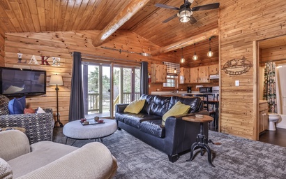 Eagle Cabin - Wilderness Bay Lodge 2