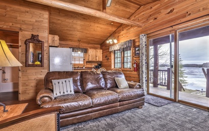 Bear Cabin - Wilderness Bay Lodge