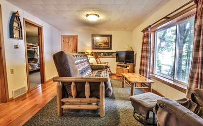 Cottage 1 - Hiller's Pine Haven 5