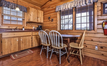 Bear Cabin - Wilderness Bay Lodge 4