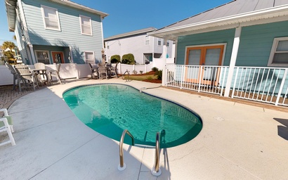 Featured Property Toes in the Sand