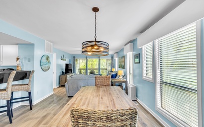 7827 Centre Court 10