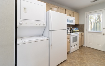 699 Queen's Grant 10