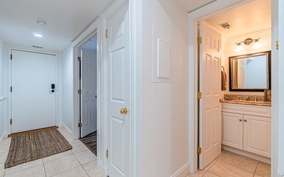 7135 Harbourside II 6