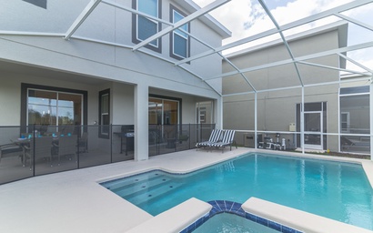 Luxury 6 Bedroom 5 bath pool Home 174 3