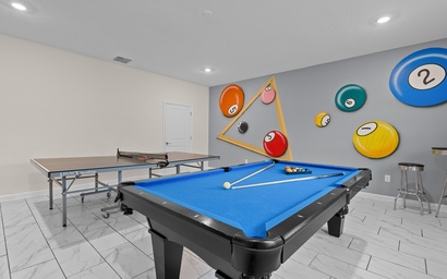 Luxury 7 Bedroom 5 bath pool Home 207 3