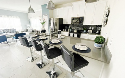 Luxury 5 Bedroom 4 bath private pool Home 227 2