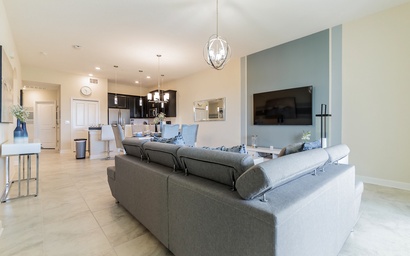 Luxury 2BR Condo | First Floor | Balcony 169 4