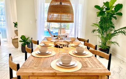 Luxury 6 Bedroom 5 bath pool Home 215 6