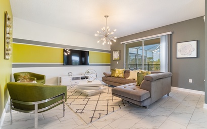 Luxury 6 Bedroom 5 bath pool Home 174