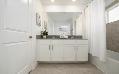 Luxury 4 Bedroom 3 bath pool Home 267 6