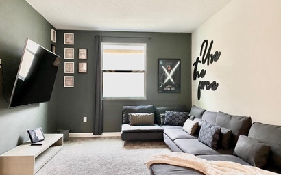 Luxury 6 Bedroom 5 bath poolHome 214 6