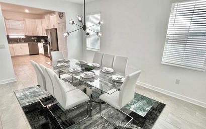 Luxury 6 Bedroom 6 bath pool Home 242 2