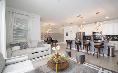 Luxury 4 Bedroom 3 bath pool Home 267