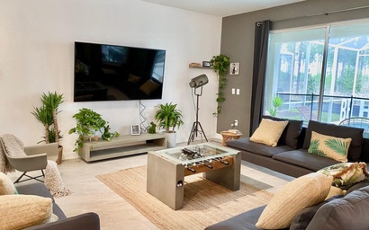 Luxury 6 Bedroom 5 bath poolHome 214 4